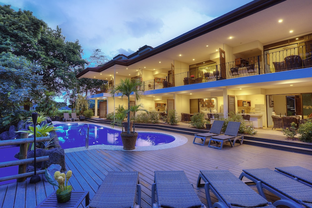 Pumilio Mountain Ocean Hotel 3/50
