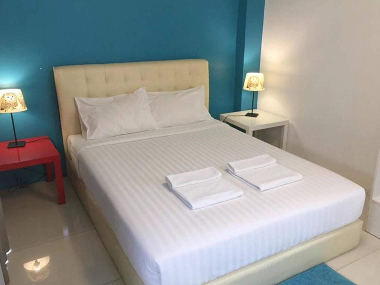 Room, Queen Bed, Balcony