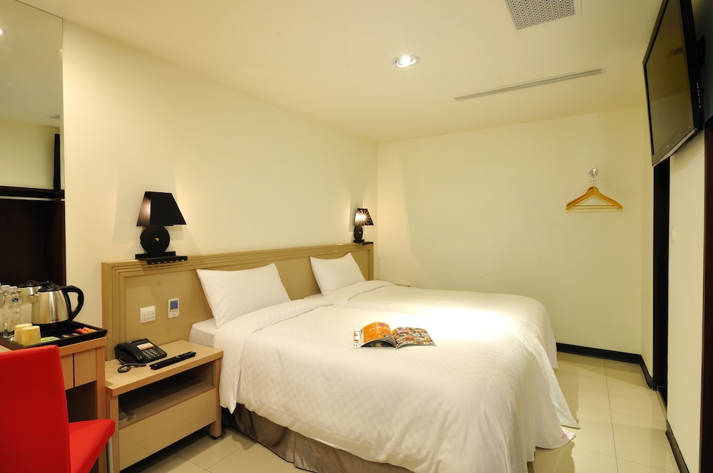 Bravo Hotel 24/43