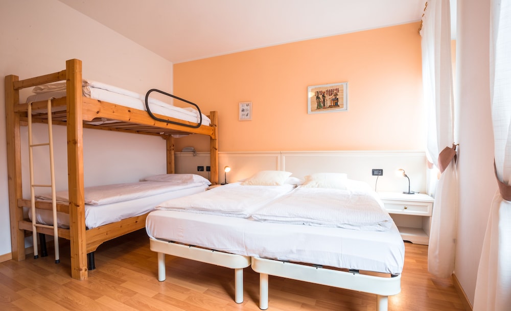 Albergo Maggiorina 8/34