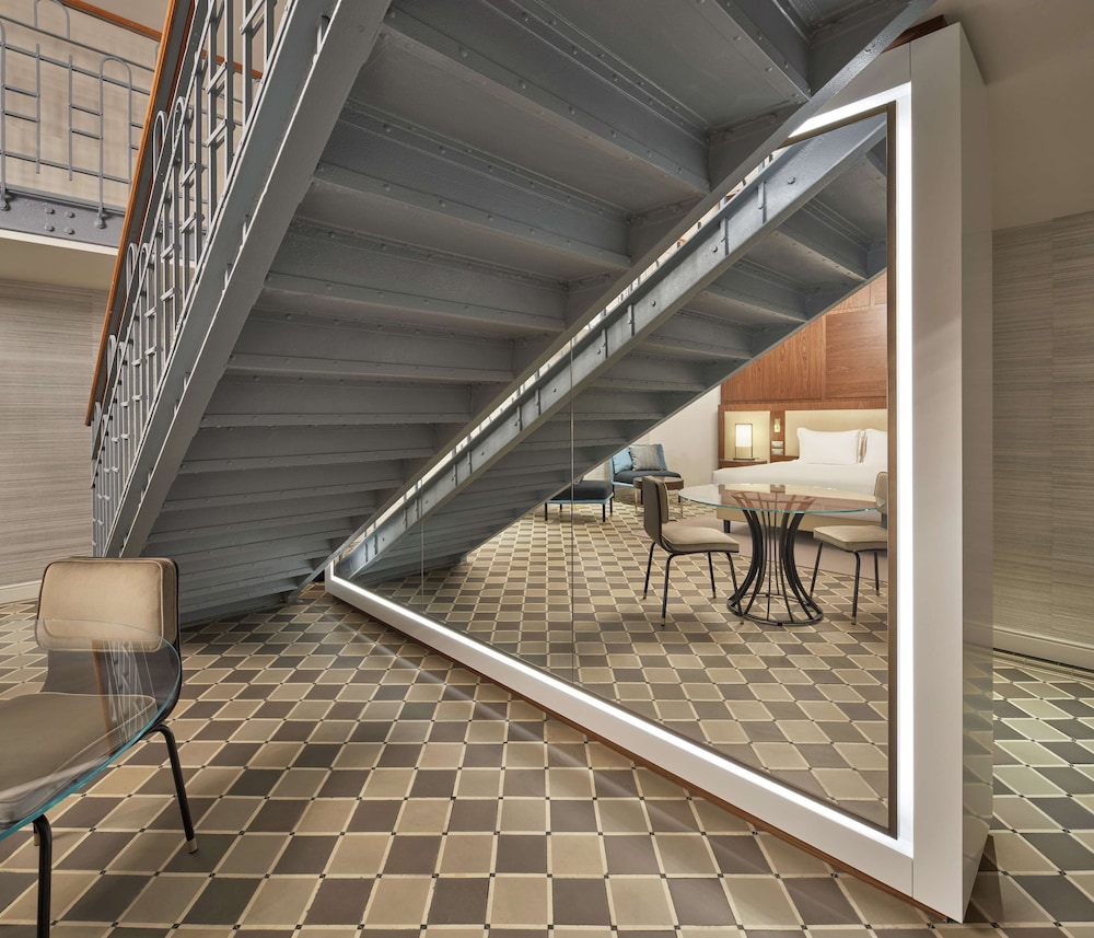 Doubletree By Hilton Trieste 56/87