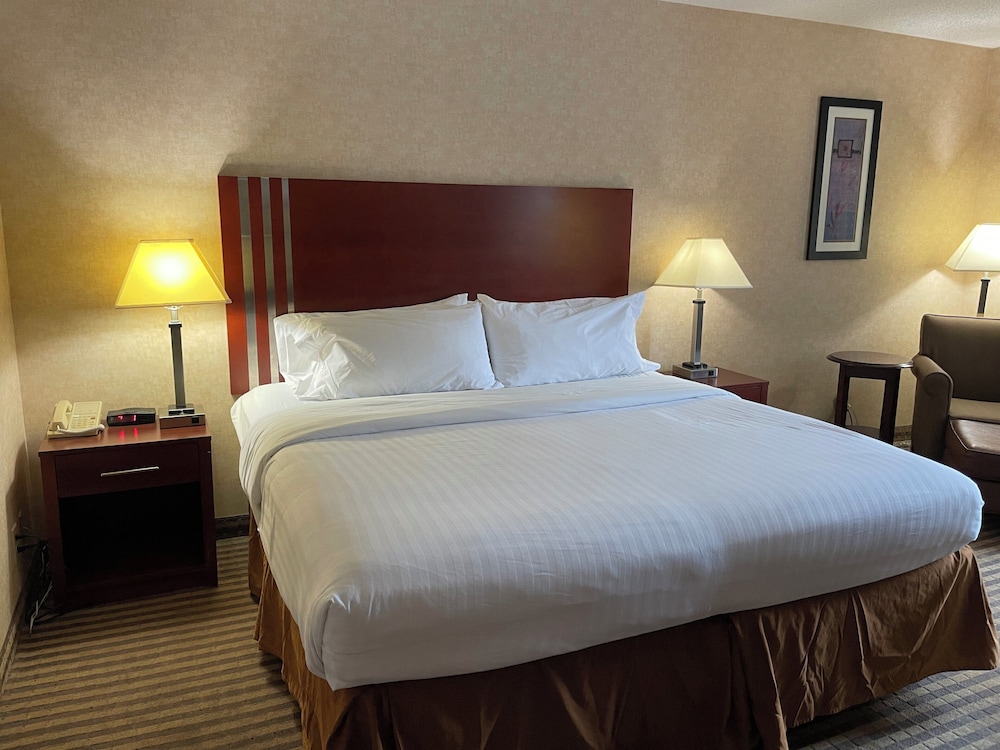 Lynchburg Grand Hotel 16/50