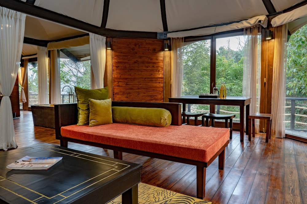 The Pavilions Himalayas Lake View 34/62