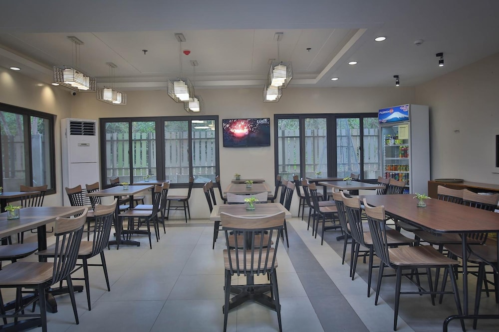 Coron Soleil Express Hotel 46/65