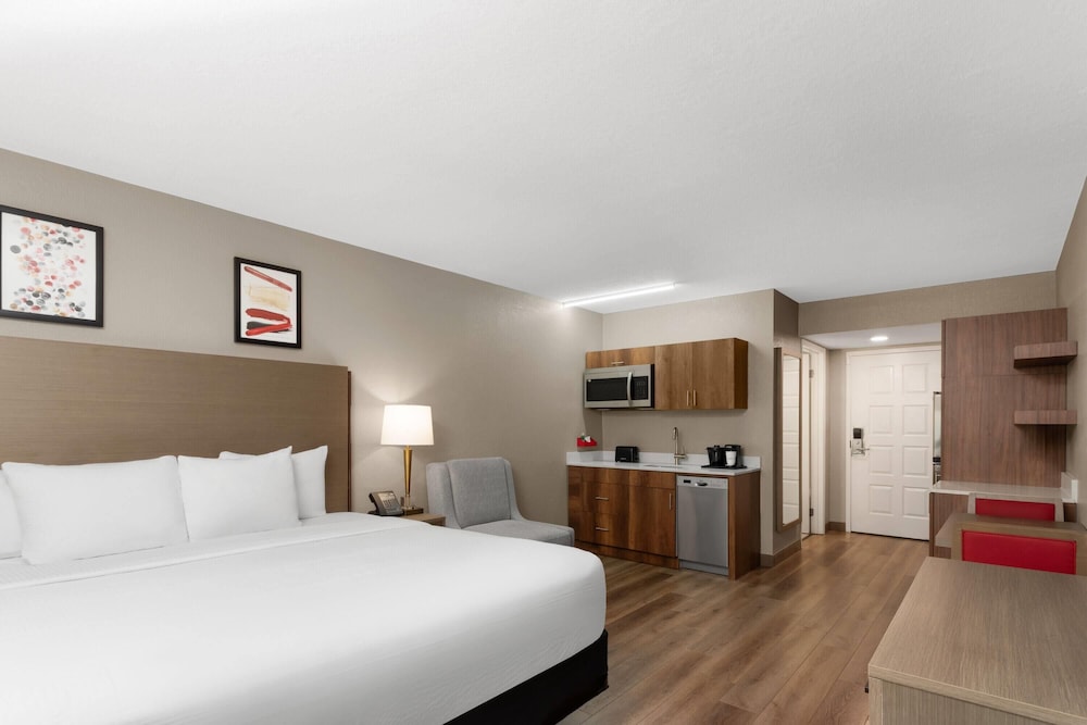 Hawthorn Extended Stay by Wyndham Ft Lauderdale Cypress Crk 10/46