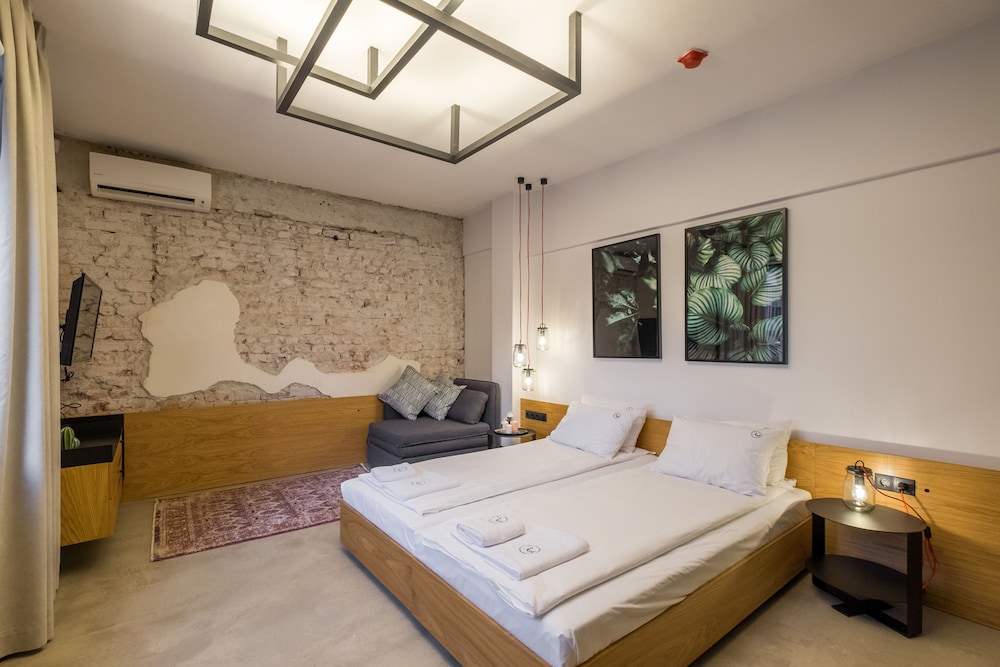 Deluxe, Studio, Twin Beds, Sofa