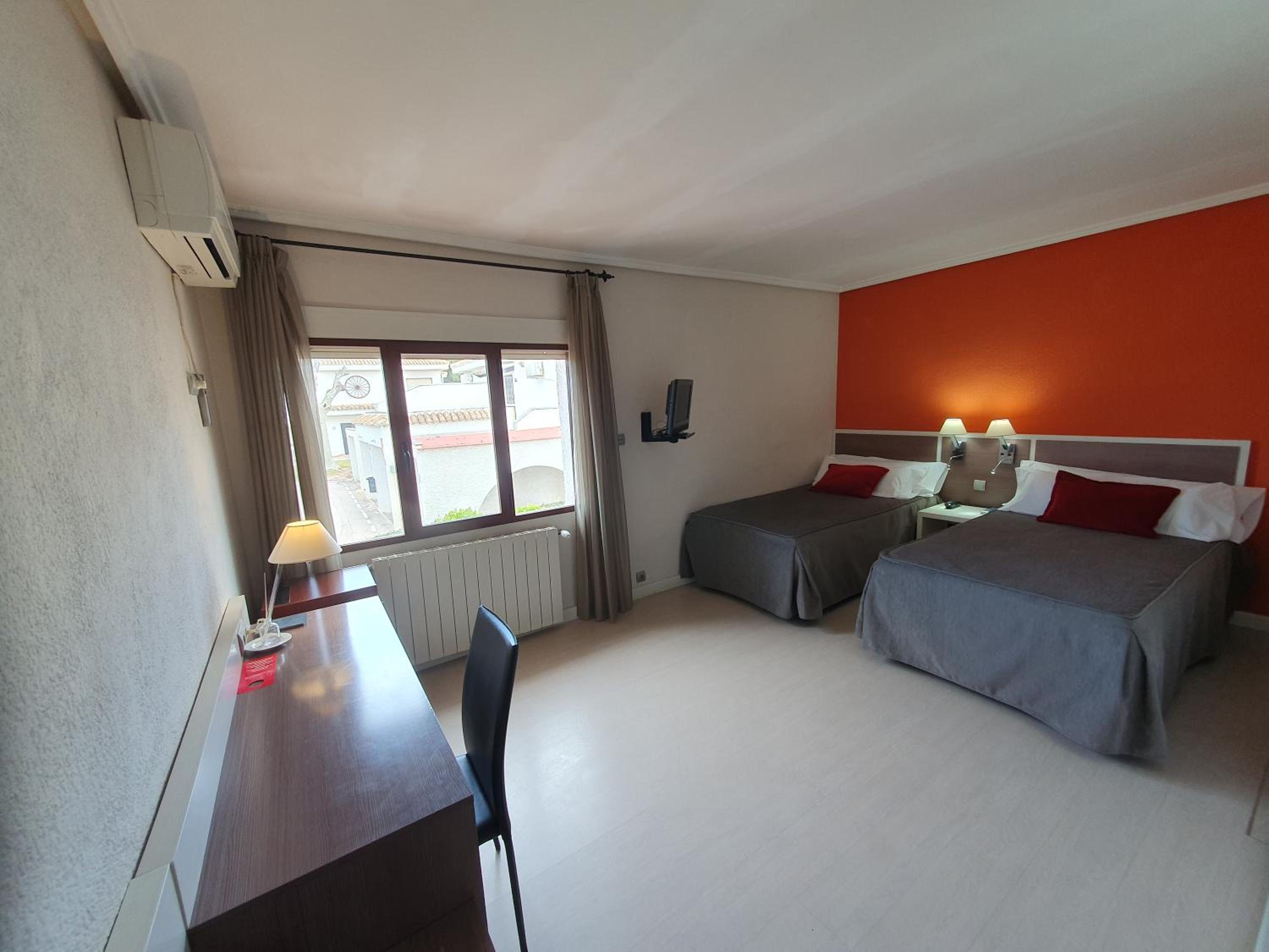 Room, 2 Double Beds, Terrace, Xl
