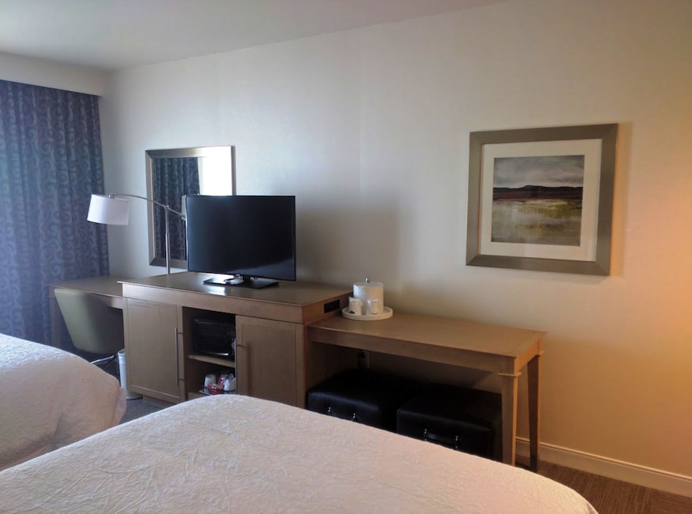 Hampton Inn & Suites Tempe/Phoenix Airport 30/68