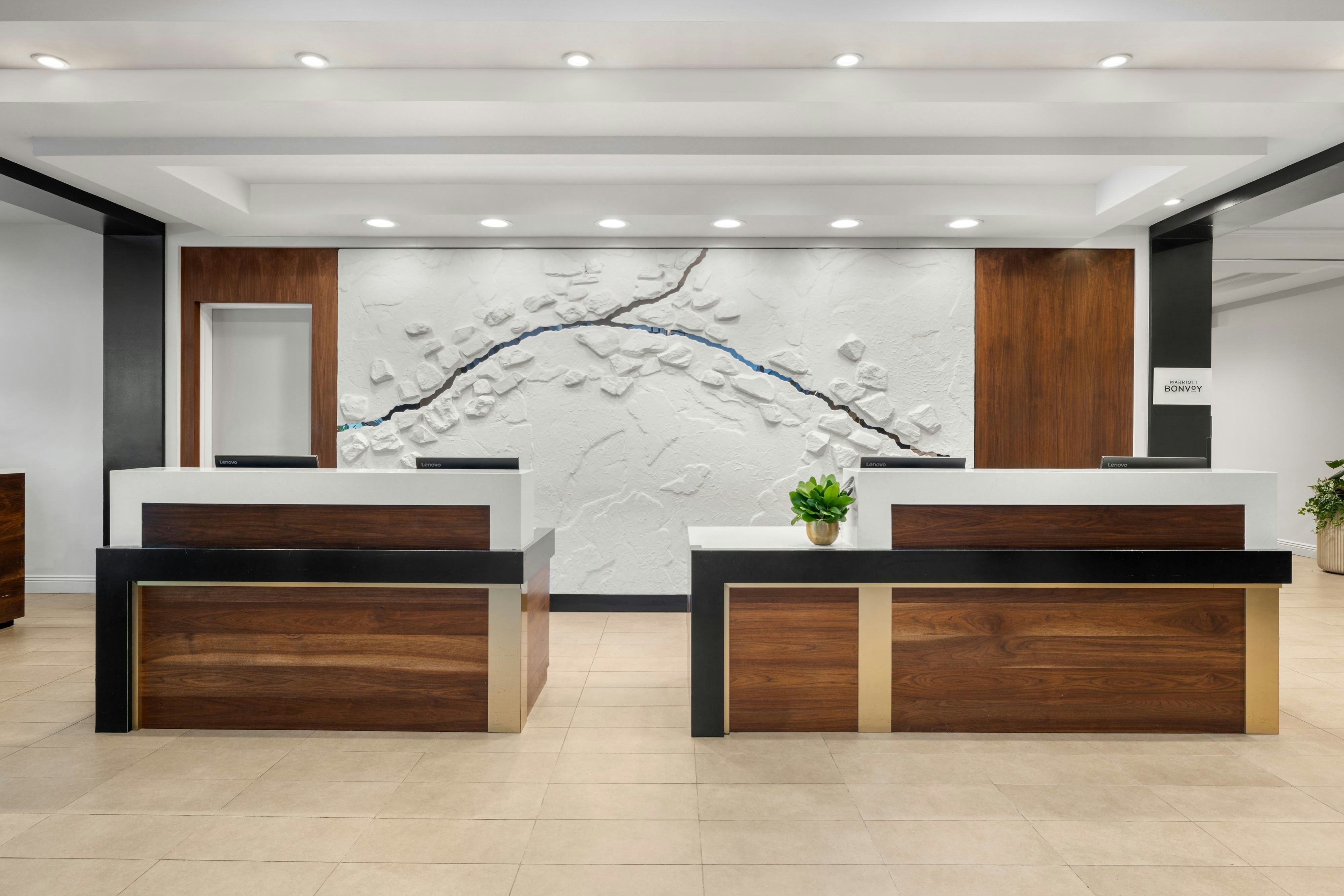 Mystic Marriott Hotel Spa 9/80