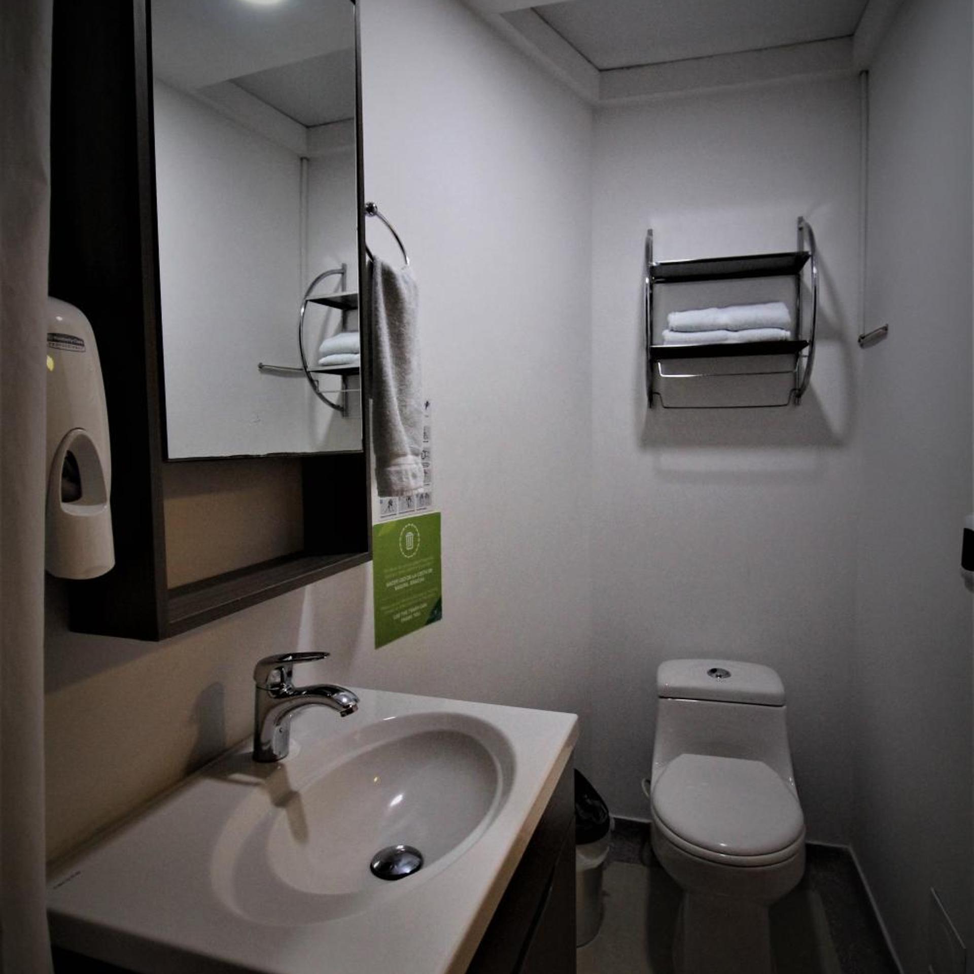 Amazilia Hotel 47/54