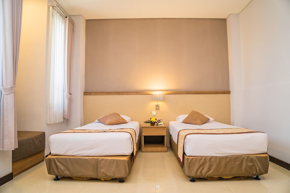 Puri Ayu Hotel 11/40