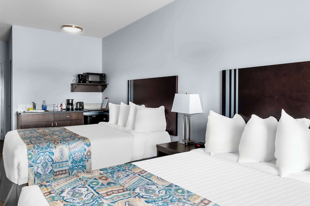 Standard, 2 Queen Beds, Kitchenette, Surestay Studio By Best Western Hardisty 5/10