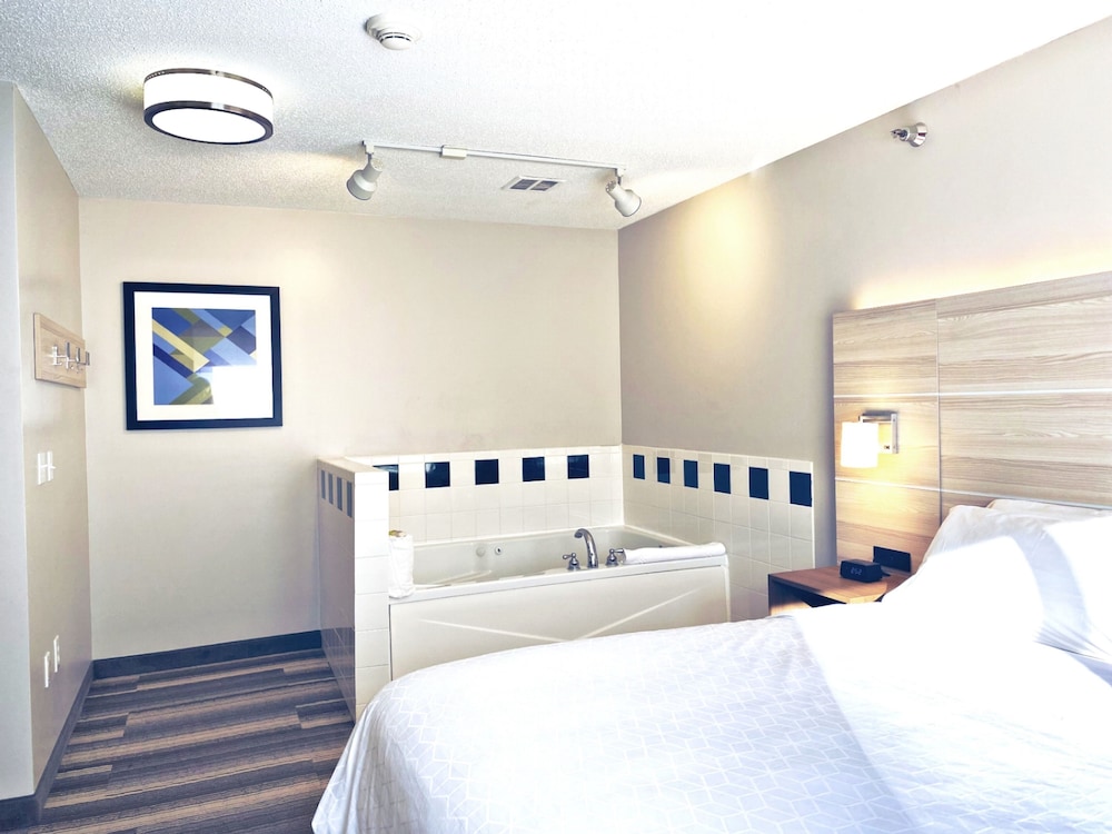 Holiday Inn Express Hotel Suites Logansport 13/70