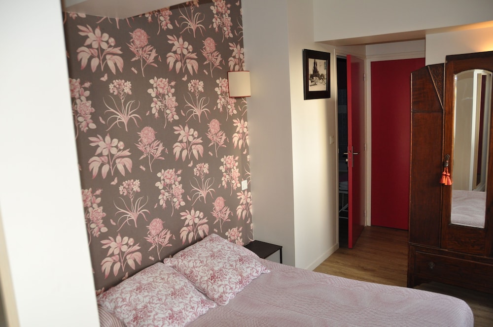 ROOM, TRIPLE