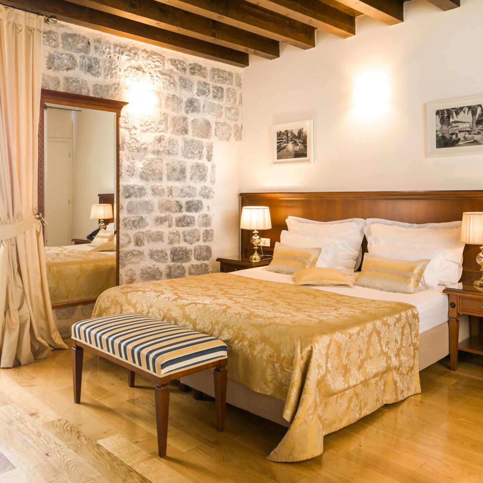 Superior, Double Bed, Old Town View