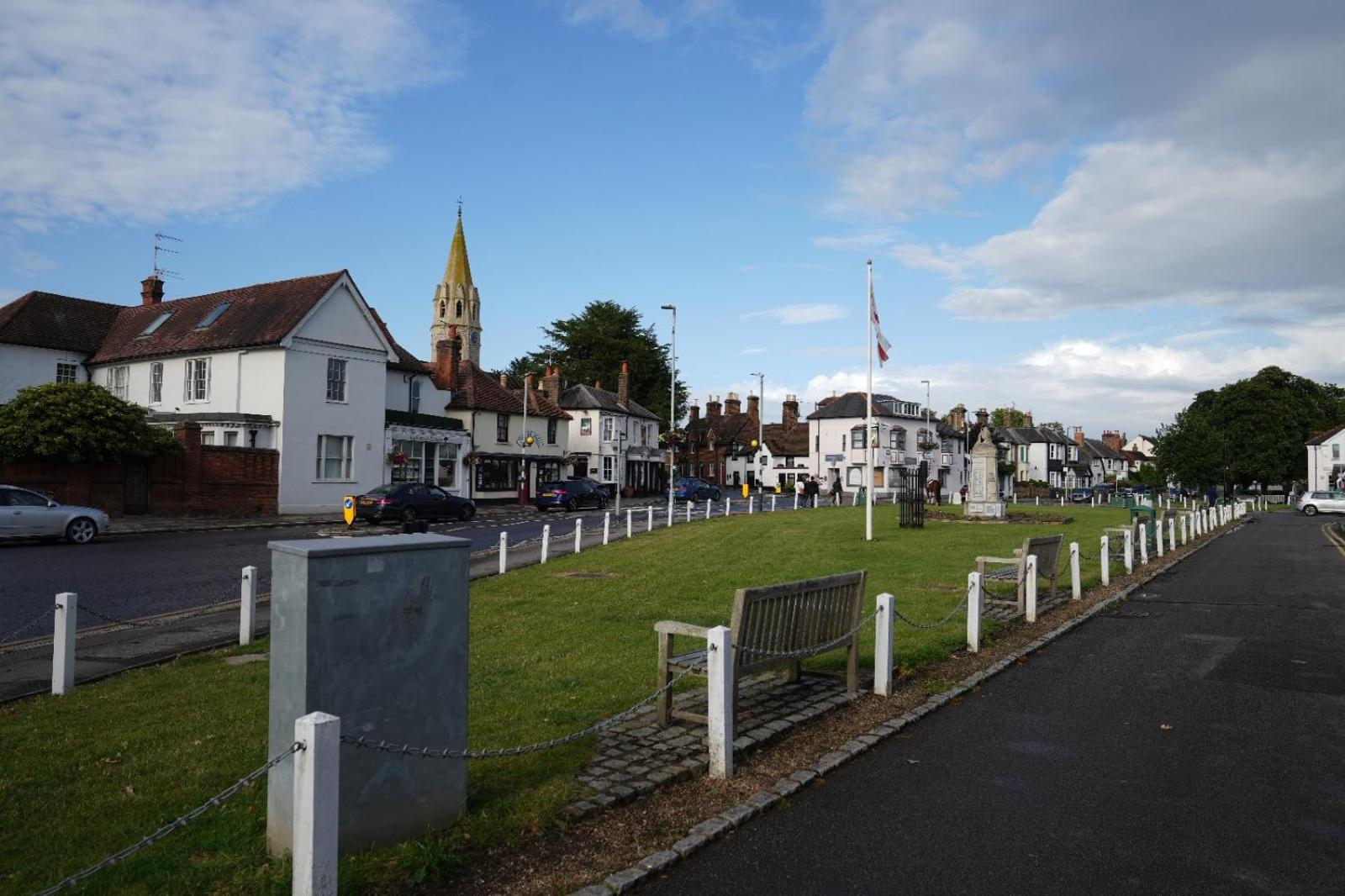 Hotel Manor - Datchet, Windsor 11/11