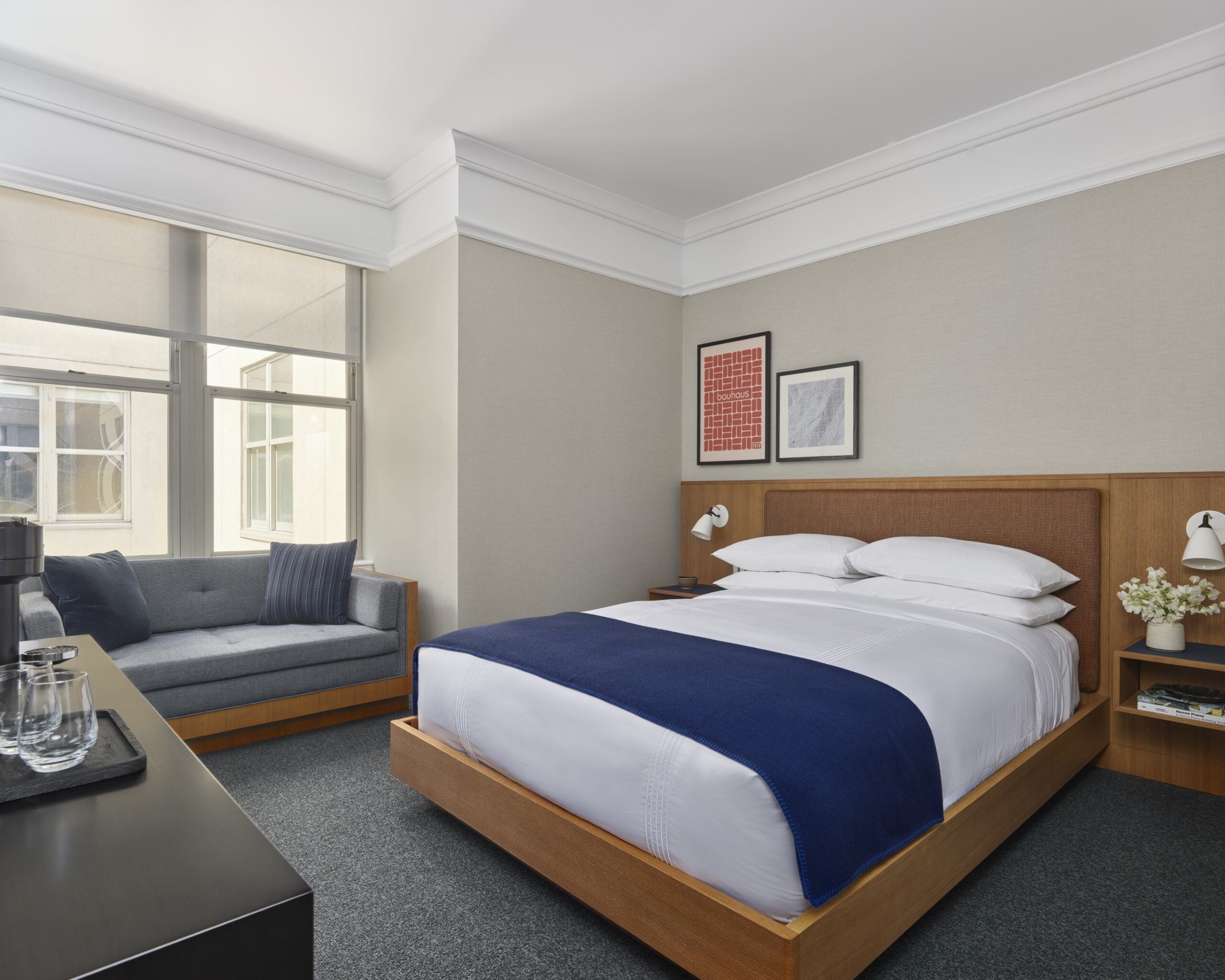 Platinum, Queen Bed
