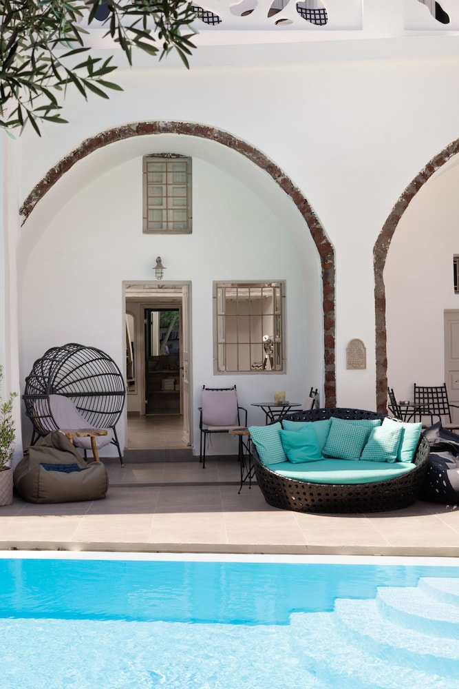 The Museum Project Oia 45/69