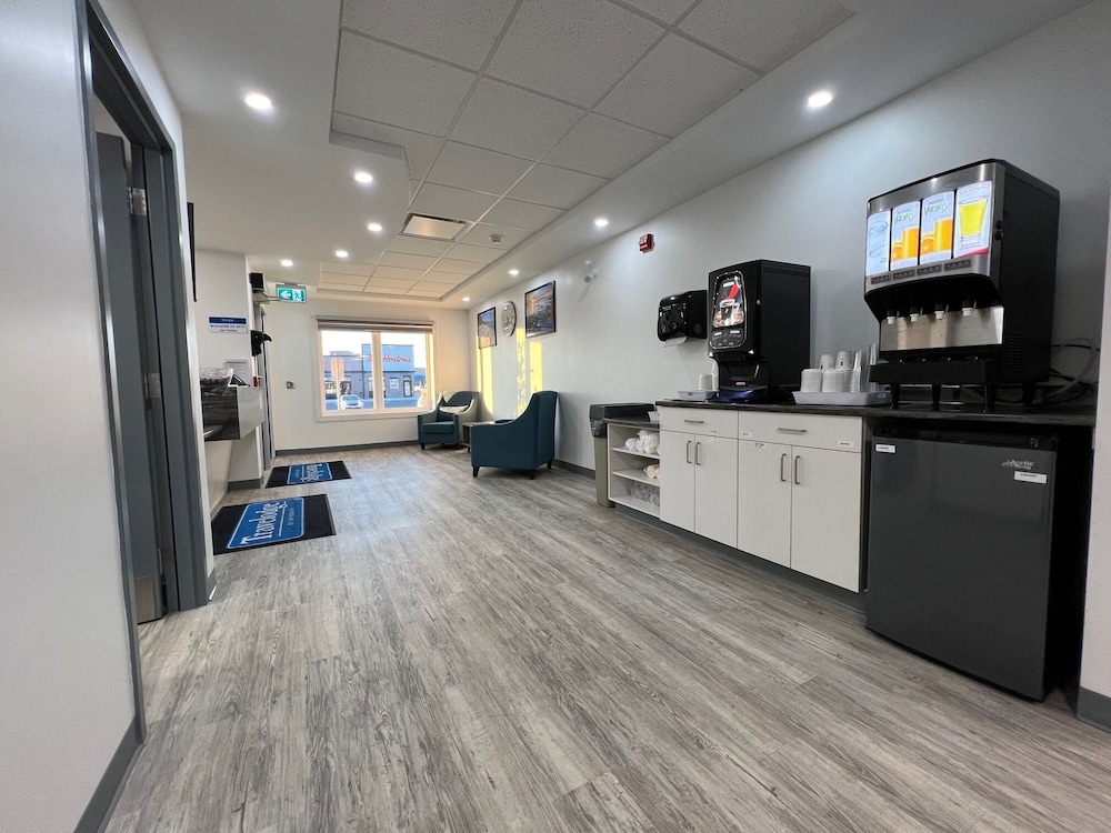 Travelodge by Wyndham Marathon 5/17