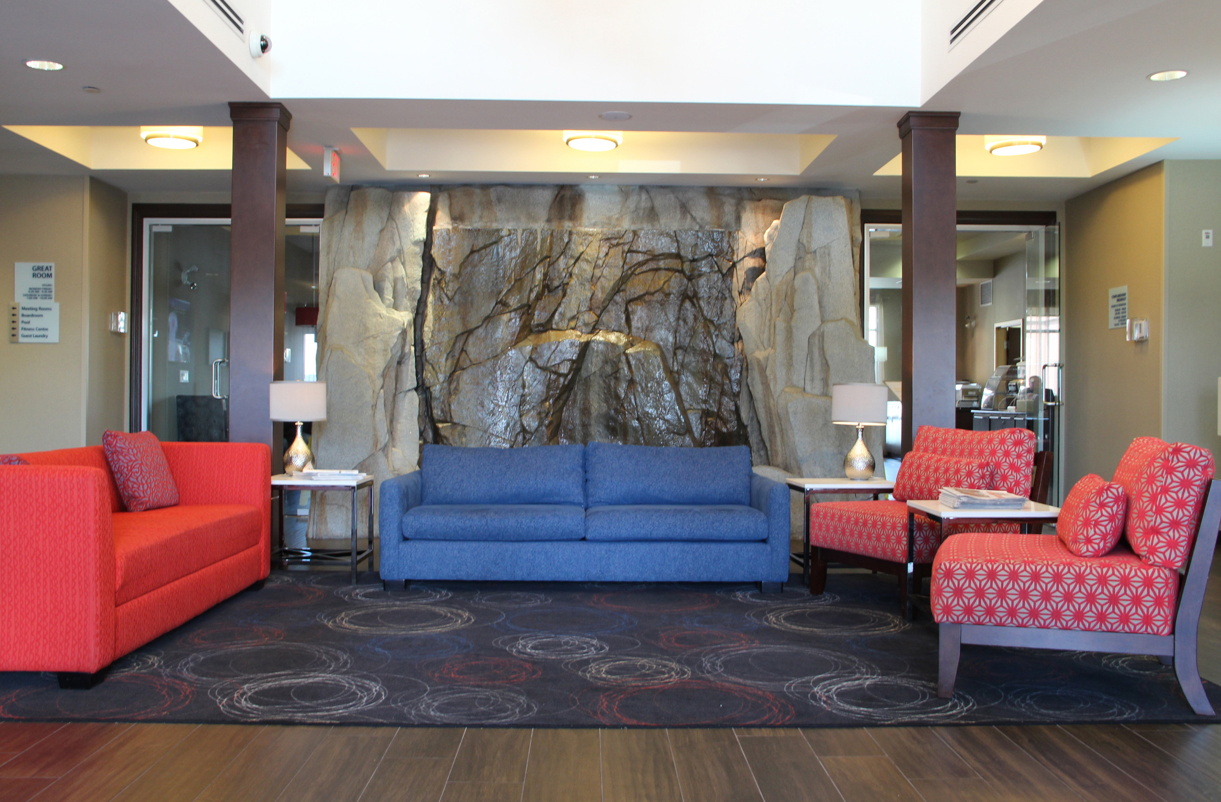 Holiday Inn Express Suites Riverport 60/76