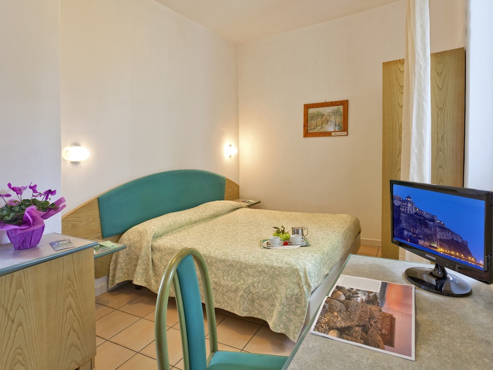 Vittoria Hotel 43/63