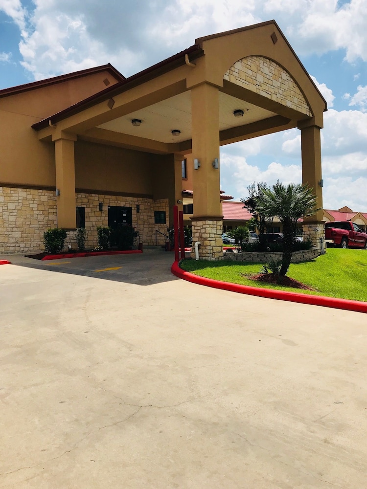 Palace Inn Greenspoint 6/30