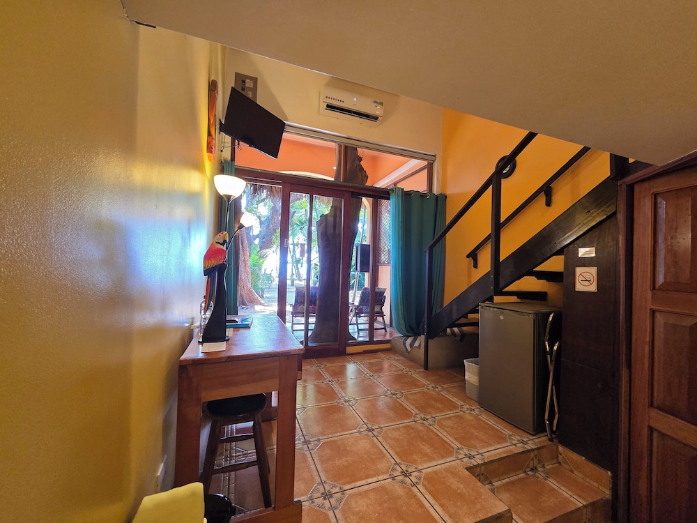 Hotel La Palapa 61/76