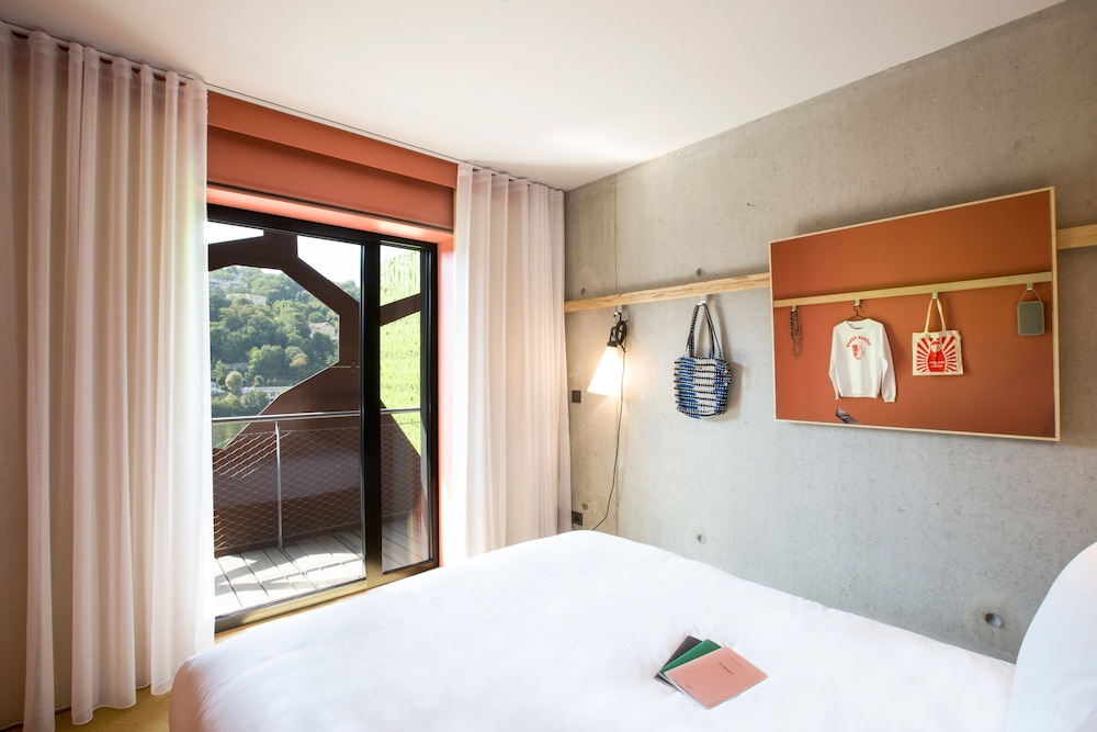 MOB HOTEL LYON CONFLUENCE 18/64