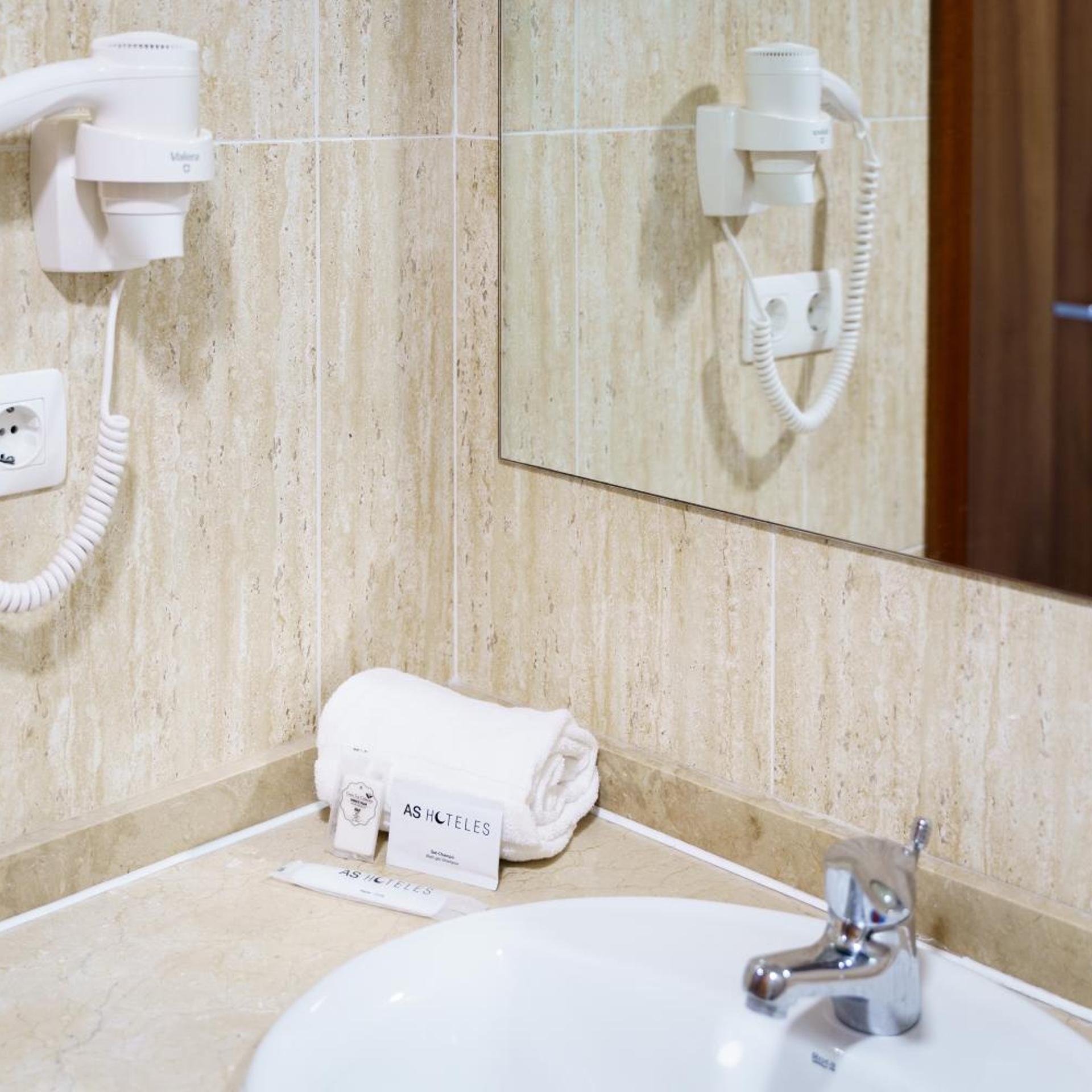 غرفة ثلاثية، AS Hoteles Ponferrada 2/2