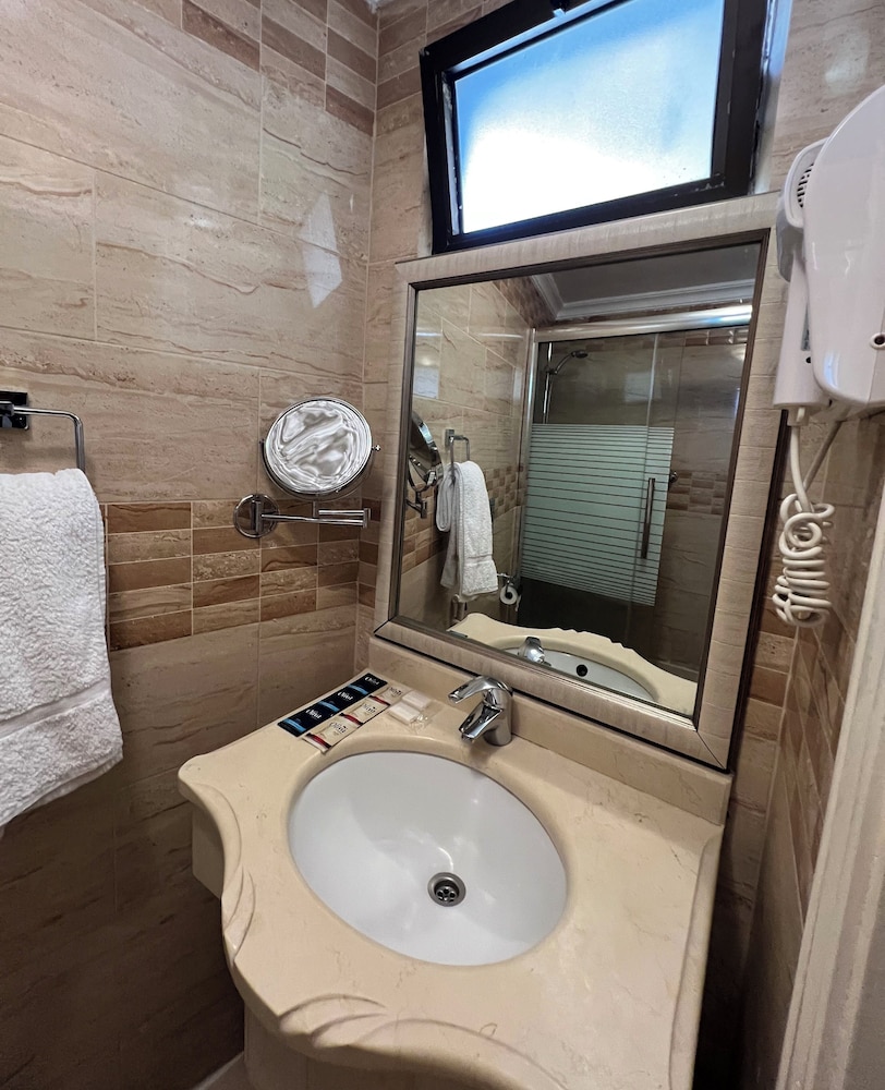 Maswada Plaza Hotel 46/50