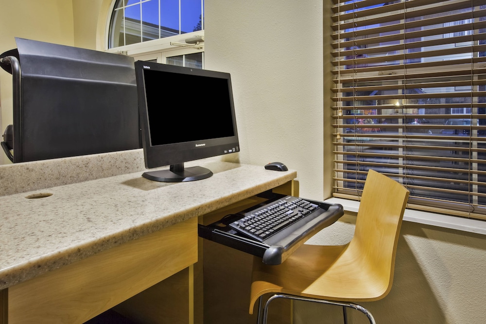 TownePlace Suites Detroit Sterling Heights 18/24