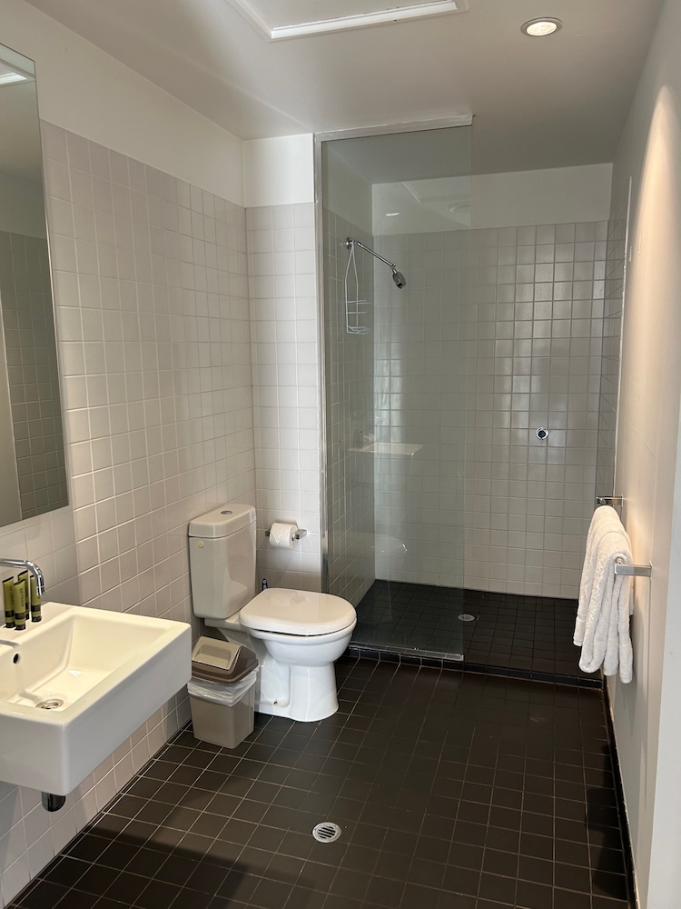 TRIBECA SERVICED APARTMENTS 43/47