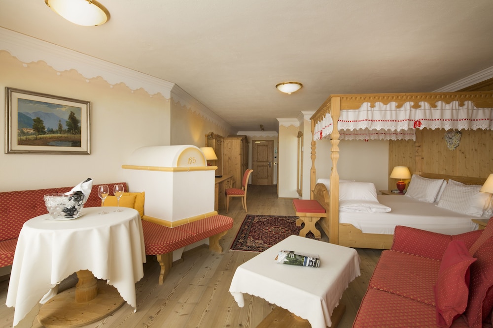 Hotel Sassongher 30/47