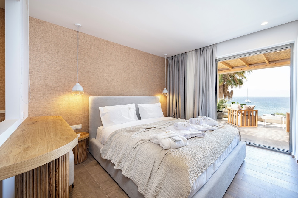 ELEGANT, SUITE