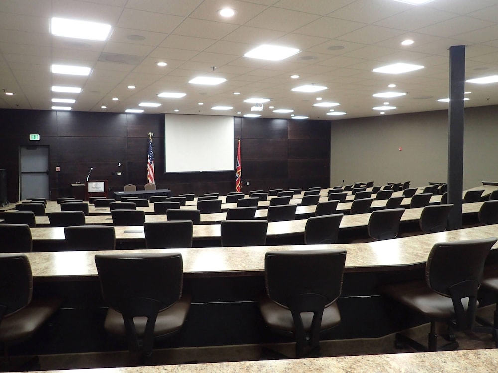 Ramkota Hotel And Conference Center 50/64