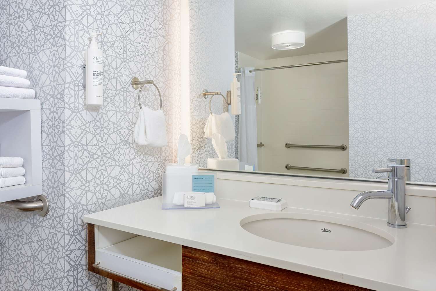 غرفة بسريرين كوين بحوض استحمام لذوي الإعاقة، Hampton Inn & Suites Tallahassee I-10 5/6