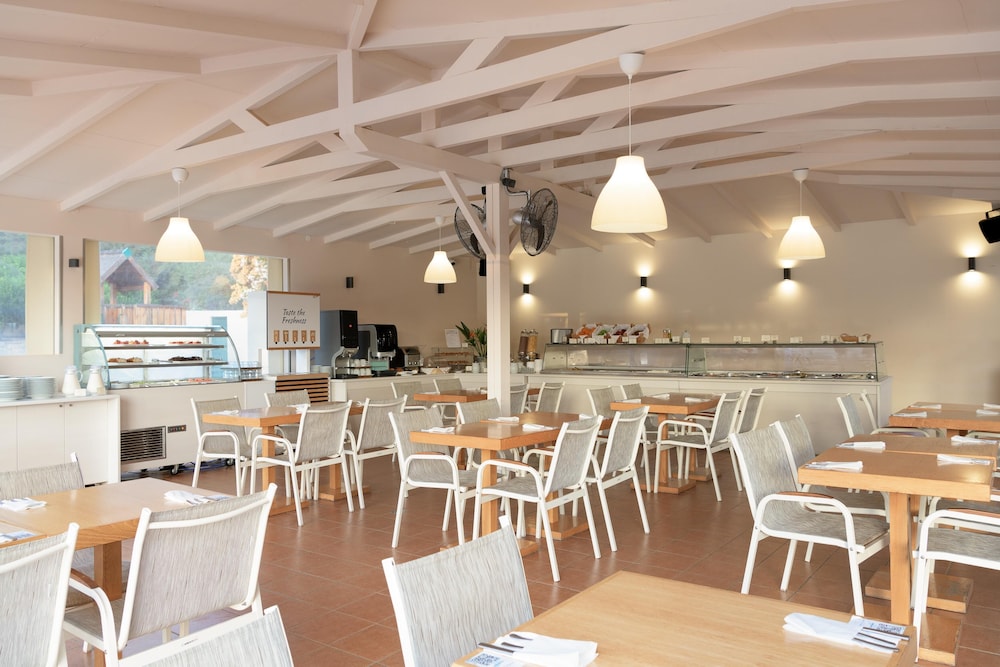 Asterias Village Resort 76/89