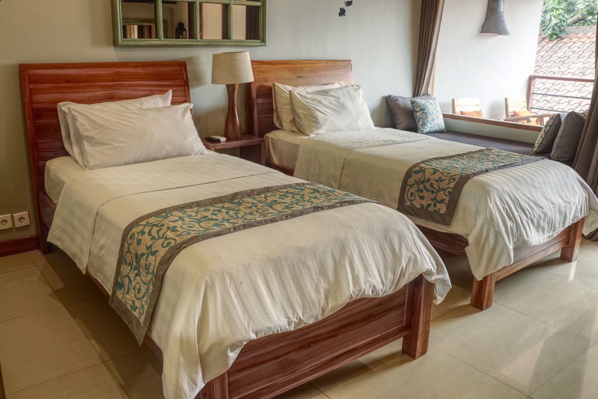 ECONOMY, TWIN BEDS