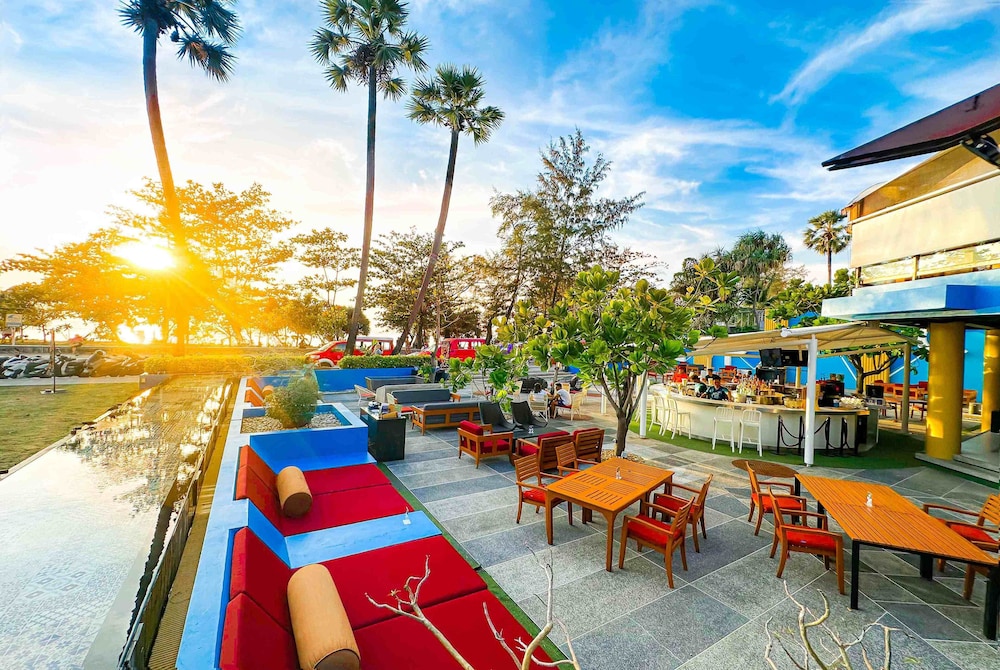 Paradox Resort Phuket 75/79