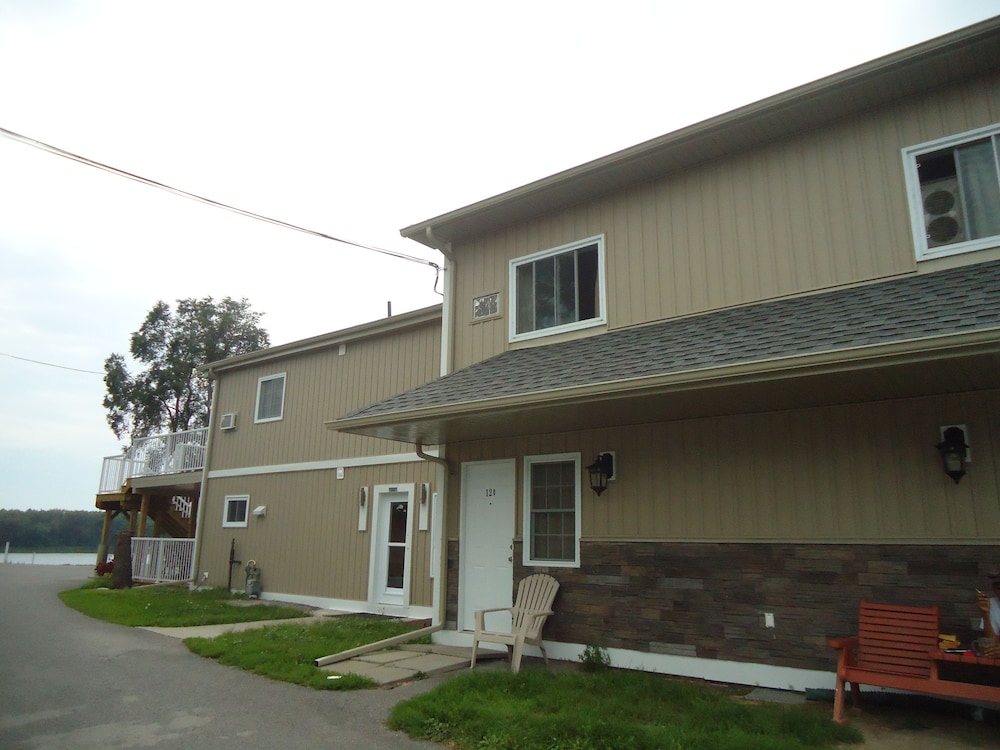 Bayside Inn & Waterfront Suites photo5