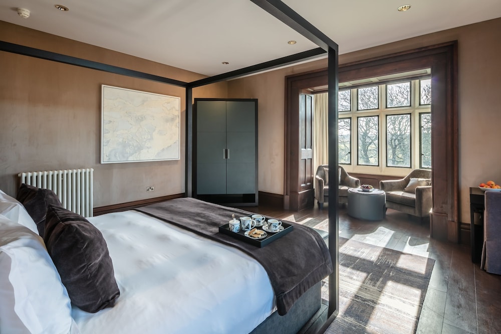 Penrhiw Hotel 7/50