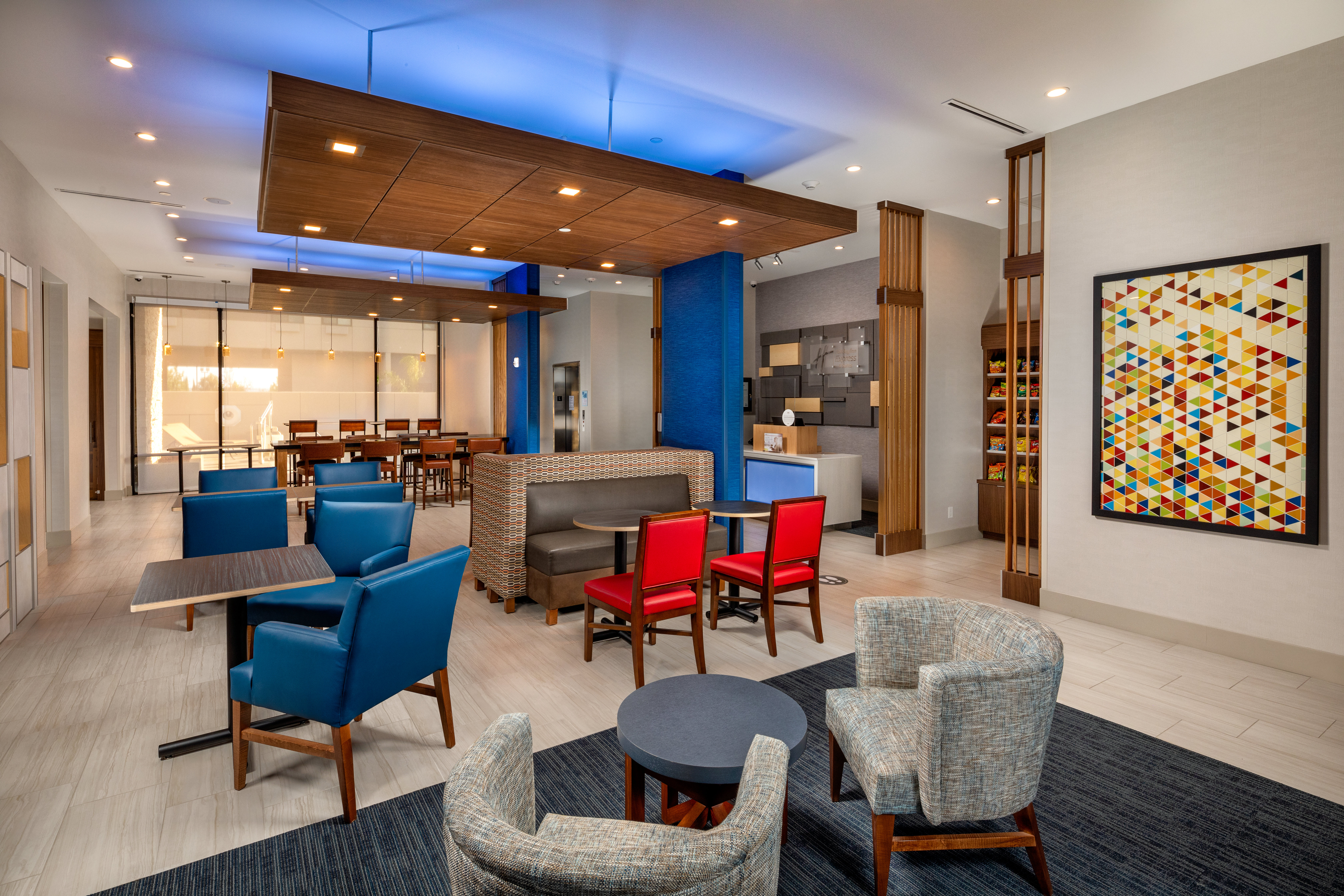 Holiday Inn Express and Suites Chatsworth 51/57