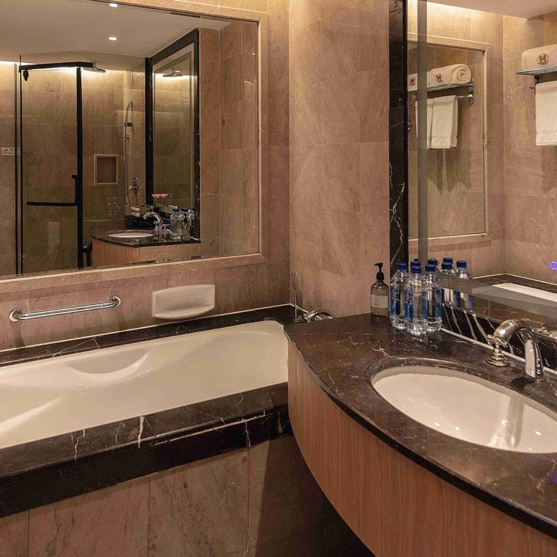 Hongguang Jianguo Hotel Wuhan 43/51