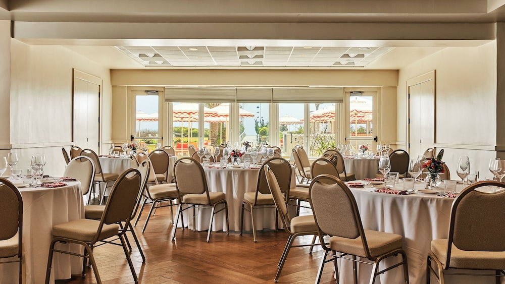Blockade Runner Beach Resort 56/70