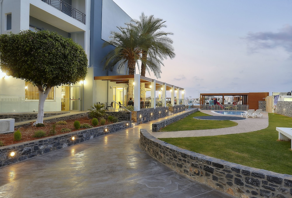 Astir Beach 56/63
