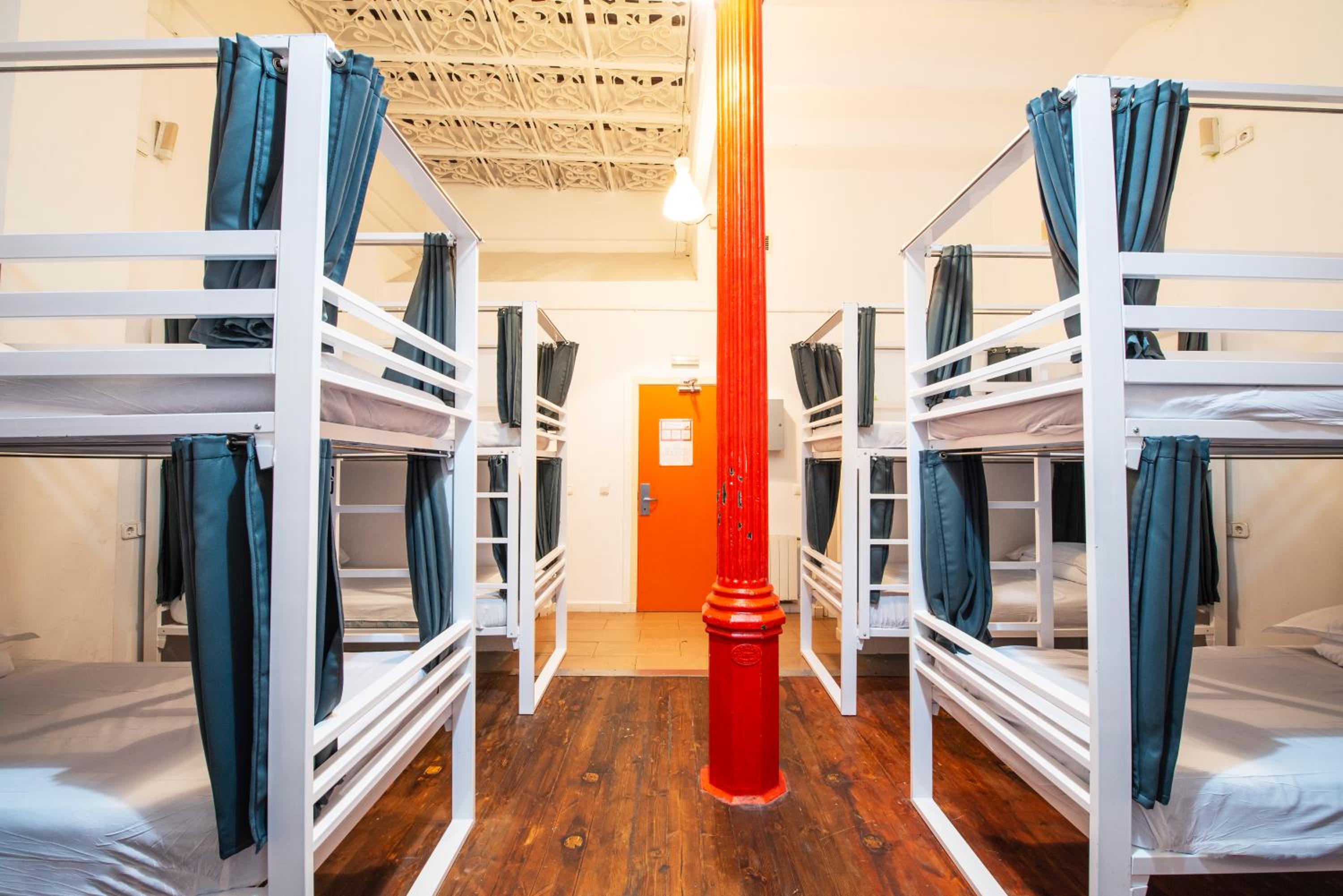 Private, 8 Beds, Shared Bathroom