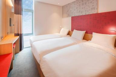 Friends and Family, 3 Beds
