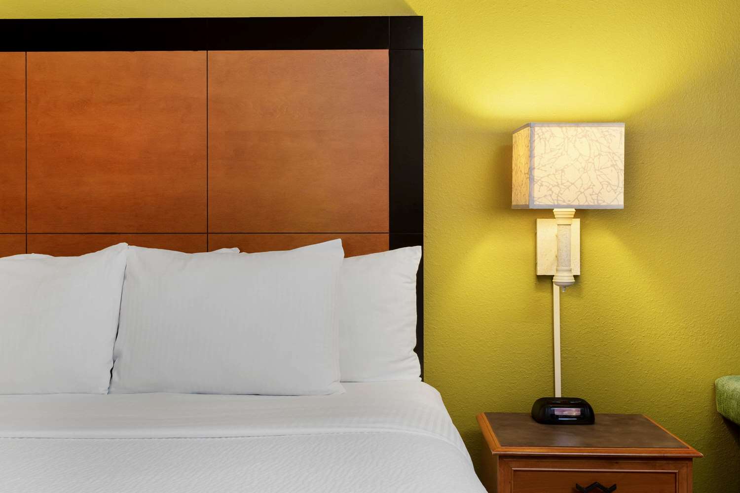 La Quinta Inn & Suites by Wyndham St. Pete-Clearwater Airpt 30/51