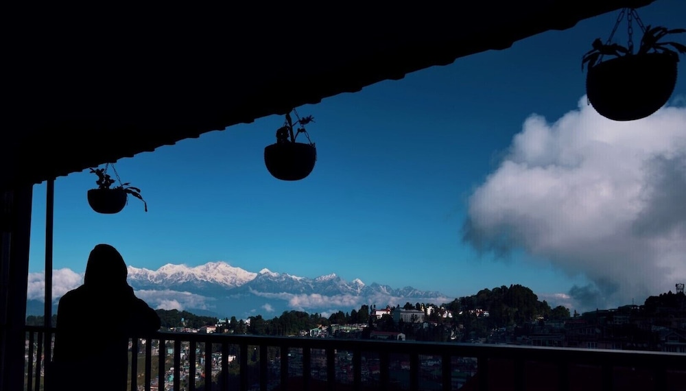 Summit Swiss Heritage Hotel 59/72