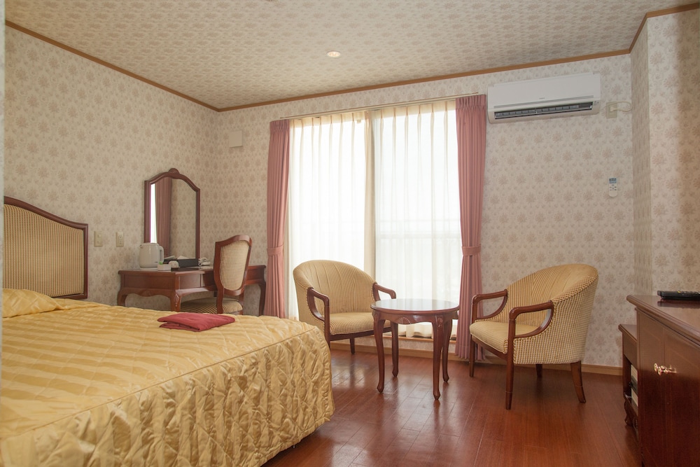 Hotel Castle Village Miyakojima (ex. Miyakojima Onsen Hotel) 22/37